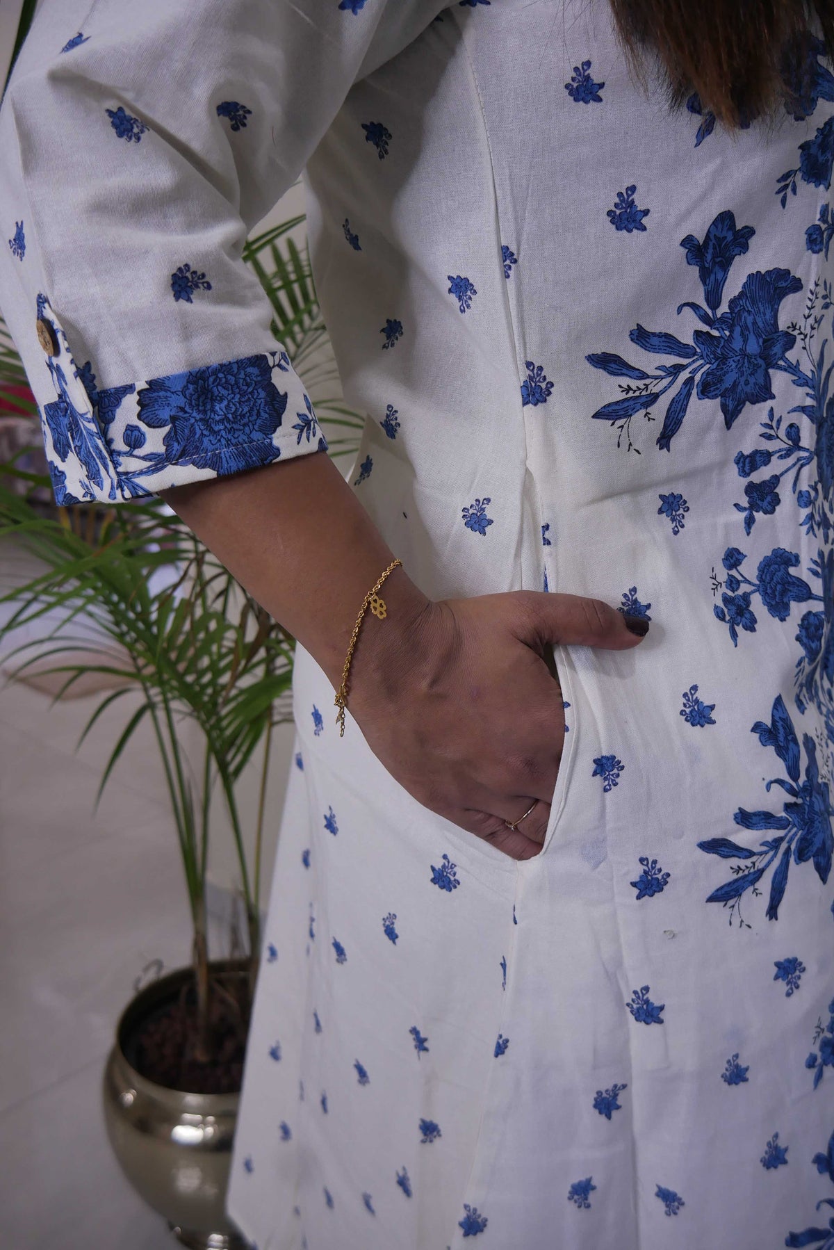 White and Blue Floral Print Straight Cut Kurthi